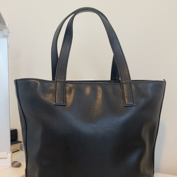 Matt & Nat Black Handbag - Picture 2 of 5